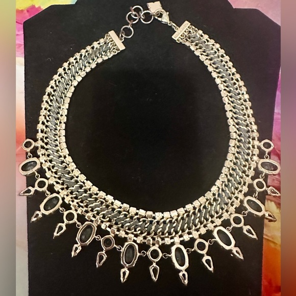 BCBGMaxAzria Statement Necklace - Picture 4 of 7